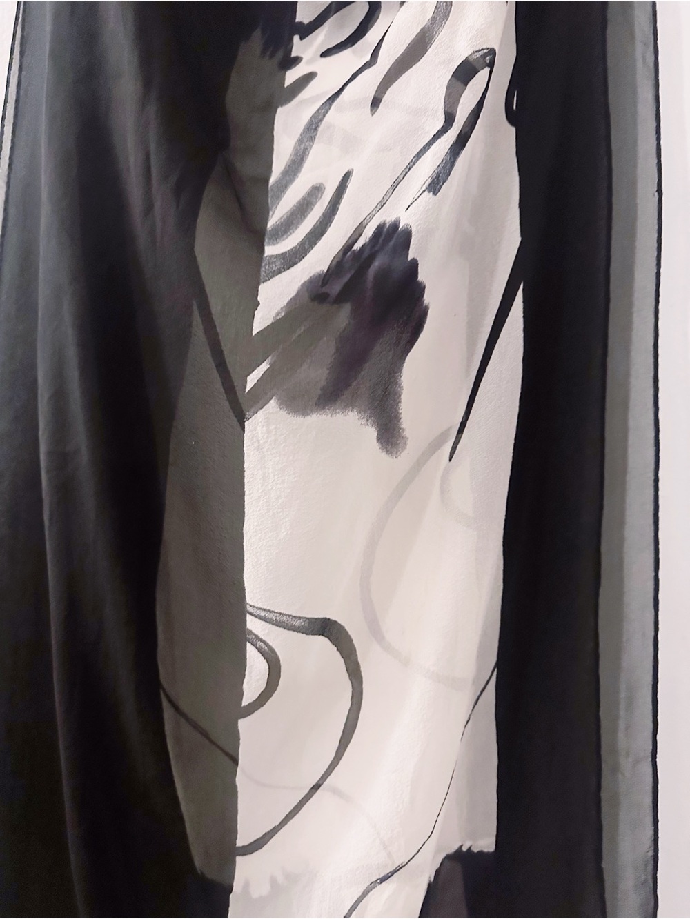 Vintage Abstract Printed Paintery Artist Silk Black White - Picture 3 of 4